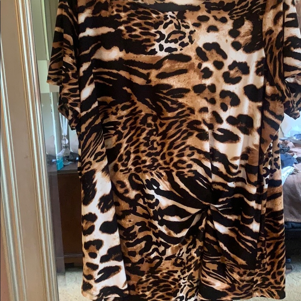 Women’s leopard print pull over blouse size 2X